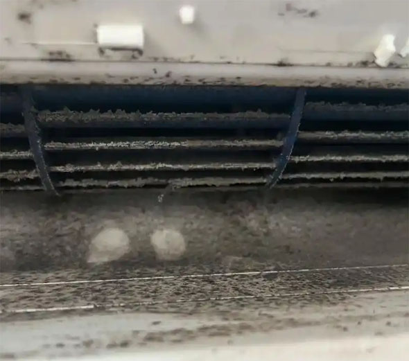 佳木斯市空调吹的风有股烧焦味是怎么回事